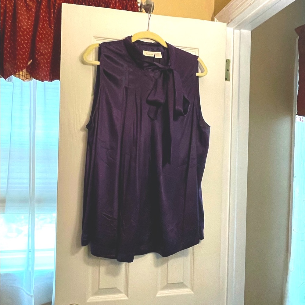Sleeveless plum colored 100% silk blouse with side bow size 20W from Spiegel.